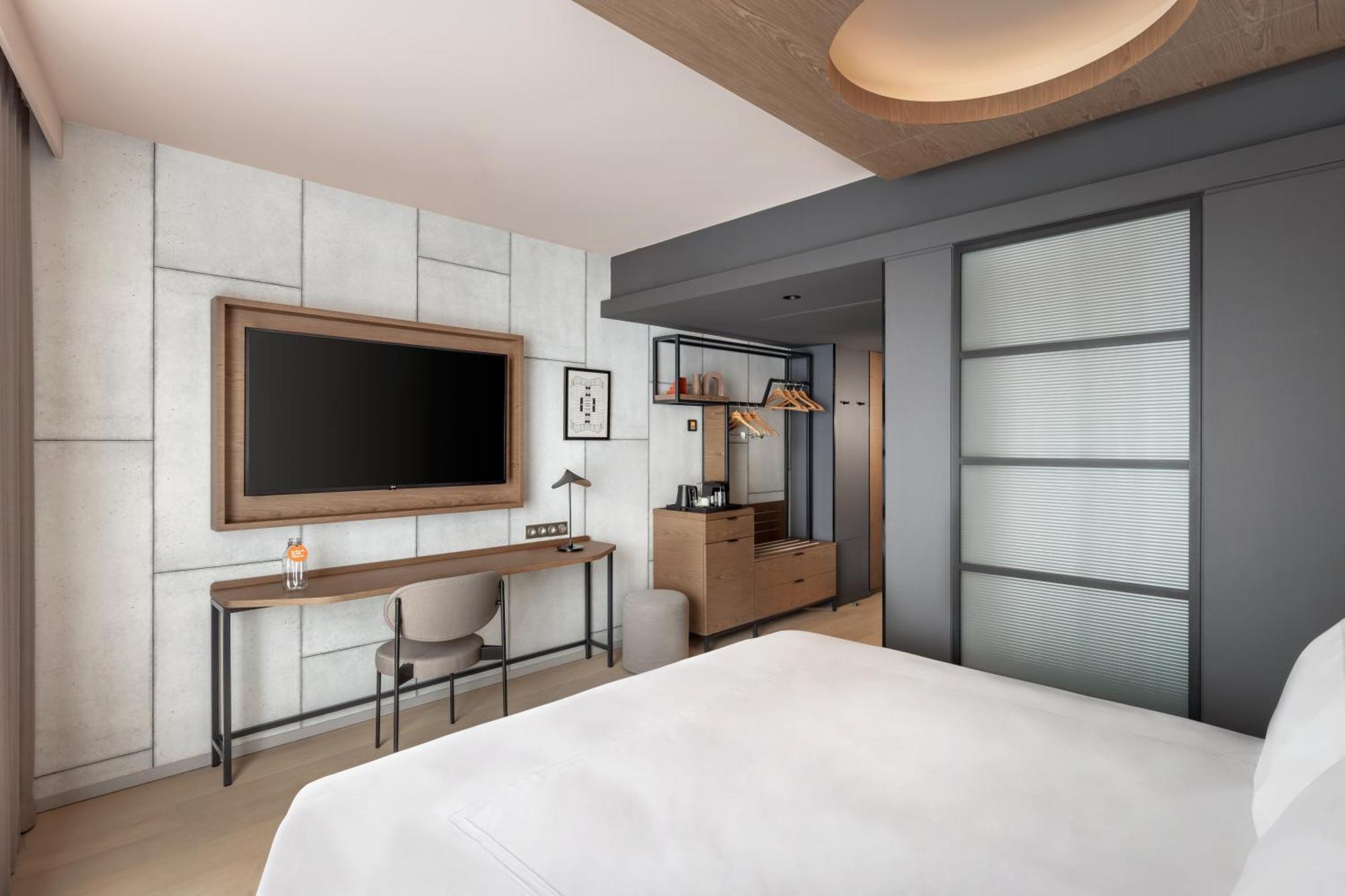 Canopy By Hilton Eiffel Tower Hotel 4*